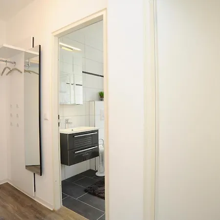 Apartment Mit Balkon *